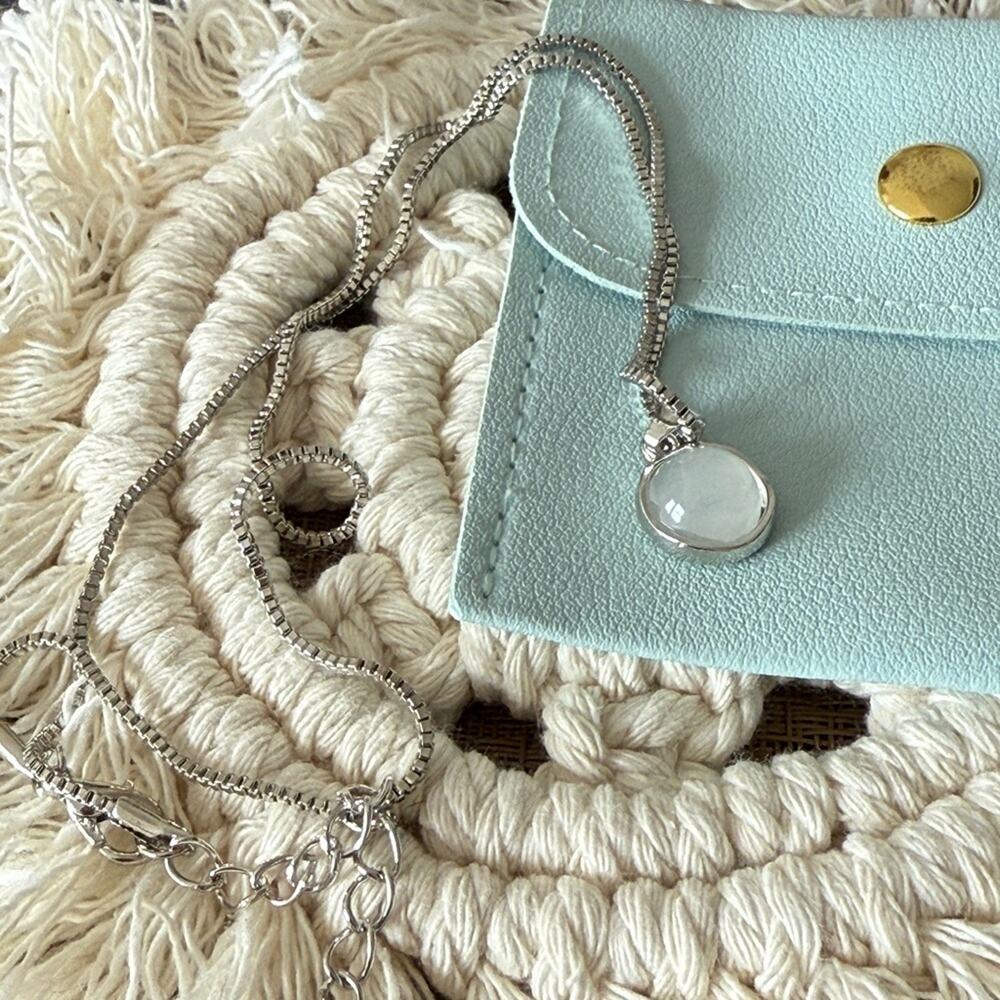 Raindrop moonstone necklace